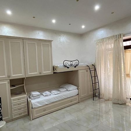 B&B Sasi Наполи Екстериор снимка