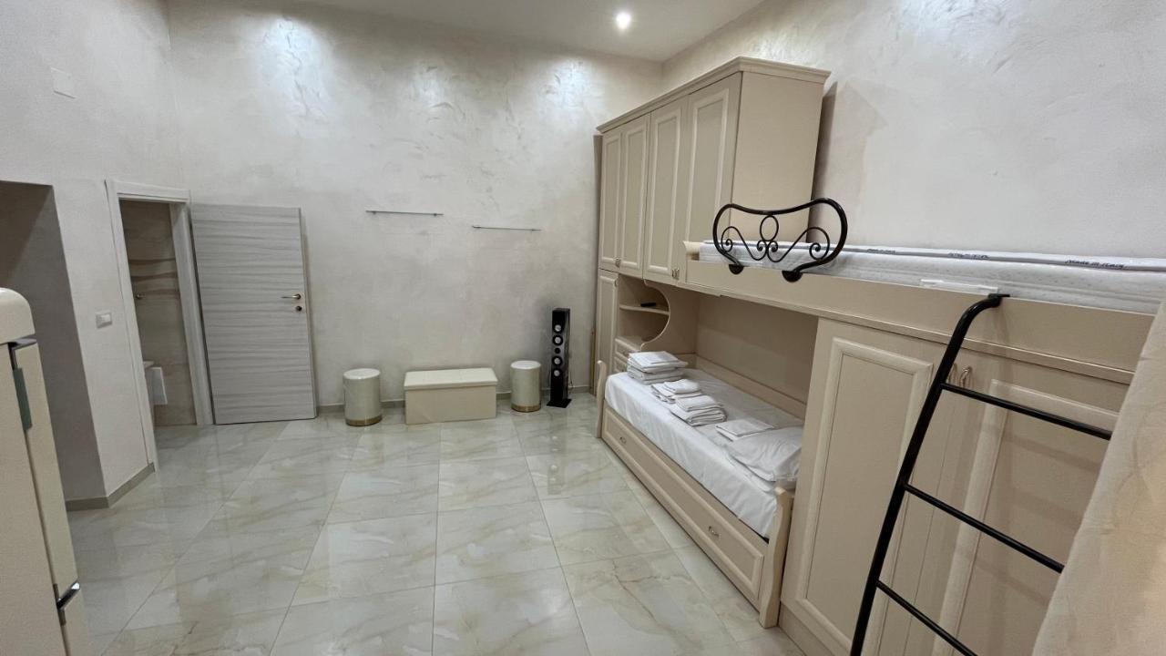B&B Sasi Наполи Екстериор снимка